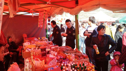 县食药监局滩歌镇监管所开展白马沟庙会食品安全专项检查工作